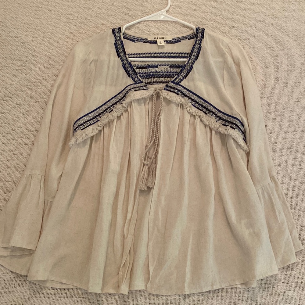 Francesca’s White Tie-Front Top, Size Small